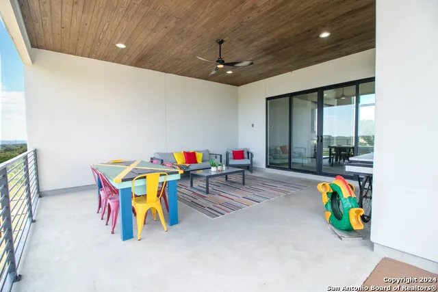 1273 County Road 2801 E Mico, TX 78056