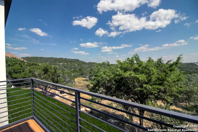 1273 County Road 2801 E Mico, TX 78056