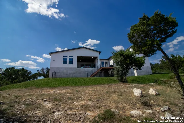 1273 County Road 2801 E Mico, TX 78056