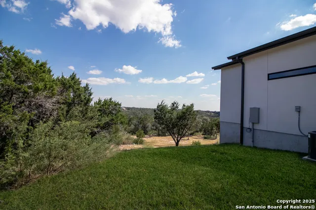 1273 County Road 2801 E Mico, TX 78056