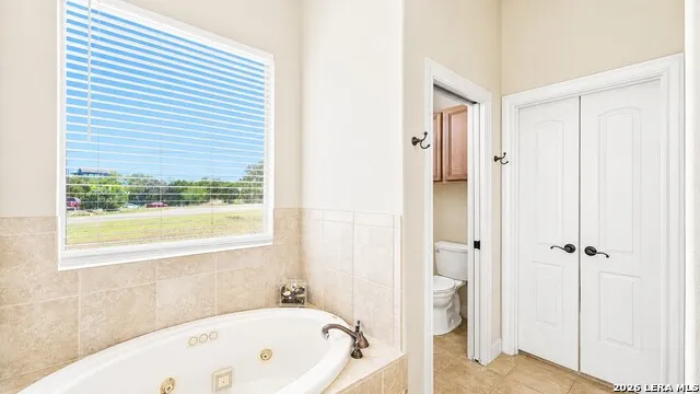 322 Kings Crown Canyon Lake, TX 78133