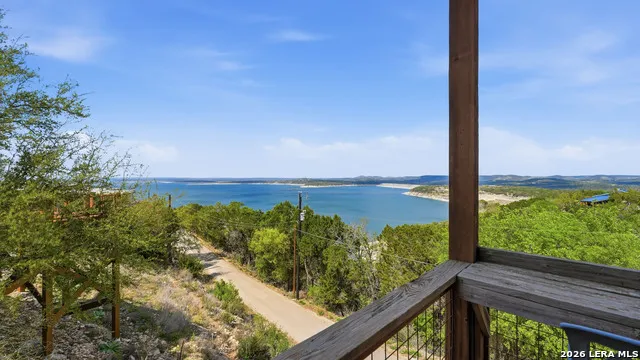 322 Kings Crown Canyon Lake, TX 78133