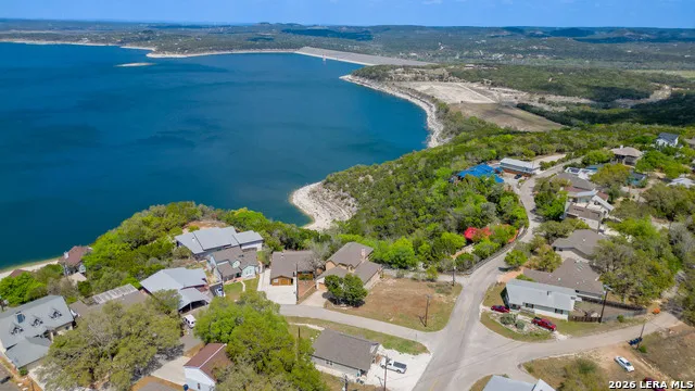 322 Kings Crown Canyon Lake, TX 78133