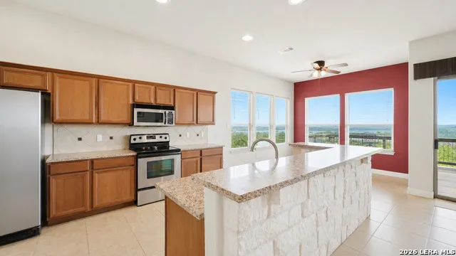 322 Kings Crown Canyon Lake, TX 78133