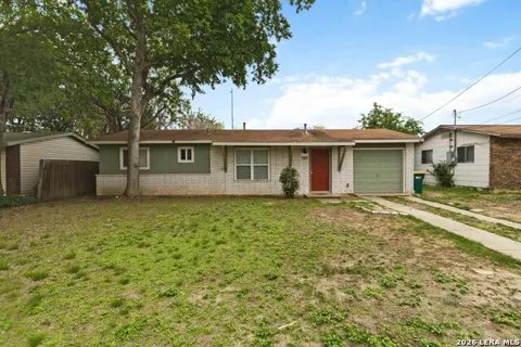 322 W AVIATION BLVD