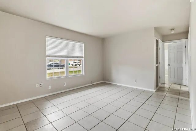 322 W AVIATION BLVD Universal City, TX 78148
