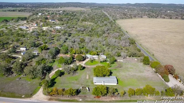 6268 Highway 27 Center Point, TX 78010