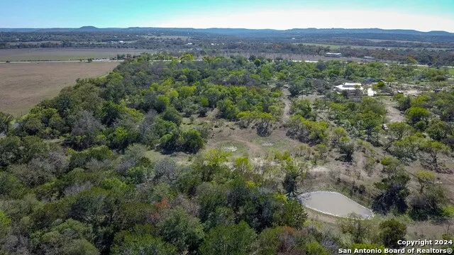 6268 Highway 27 Center Point, TX 78010