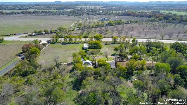 6268 Highway 27 Center Point, TX 78010