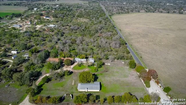 6268 Highway 27 Center Point, TX 78010