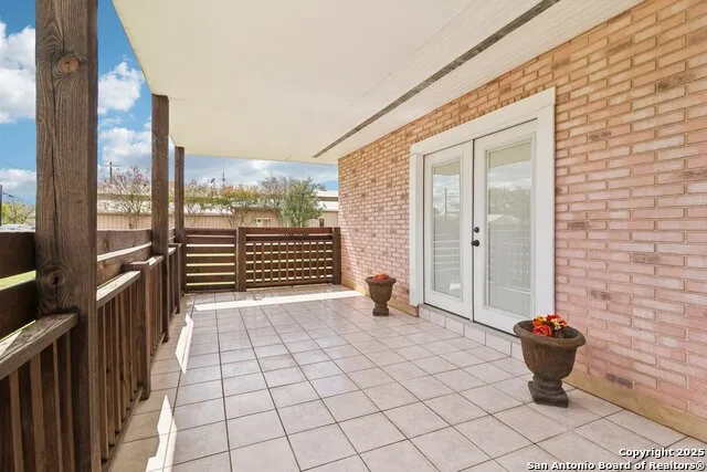 100 Carroll Poth, TX 78147