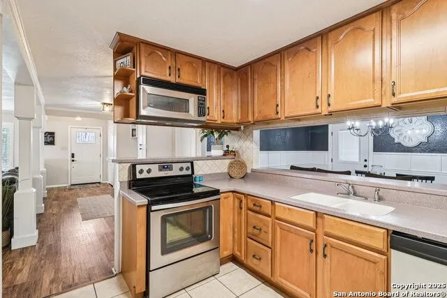 100 Carroll Poth, TX 78147