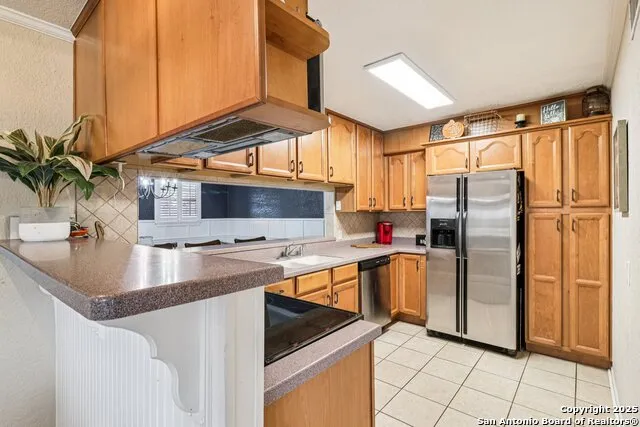 100 Carroll Poth, TX 78147