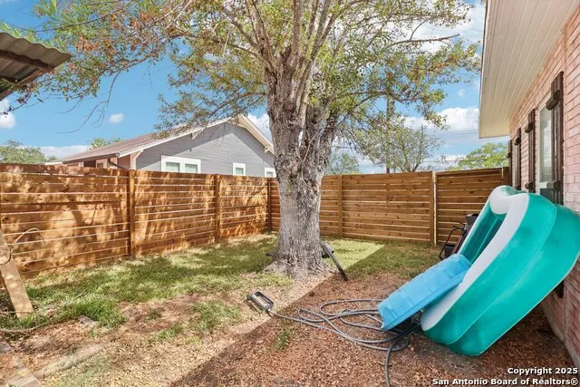 100 Carroll Poth, TX 78147