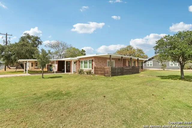 100 Carroll Poth, TX 78147