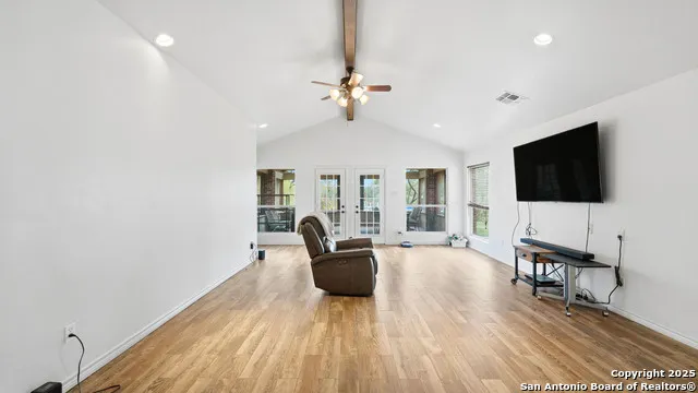 195 Cheyenne Kingsbury, TX 78638