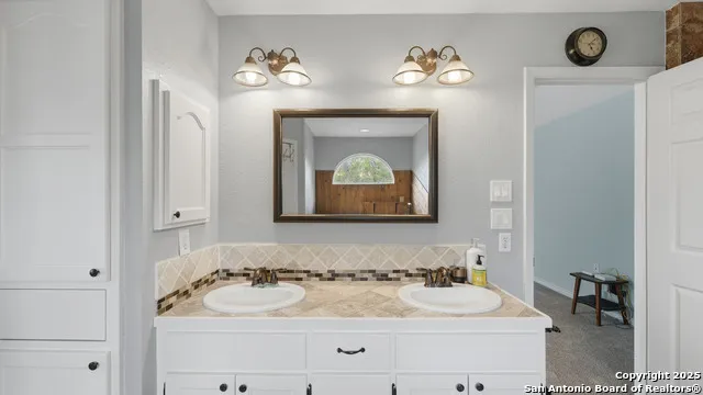 195 Cheyenne Kingsbury, TX 78638