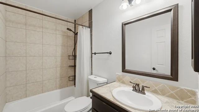 195 Cheyenne Kingsbury, TX 78638