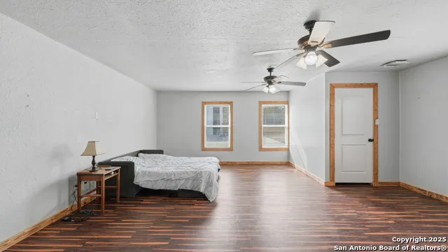 195 Cheyenne Kingsbury, TX 78638