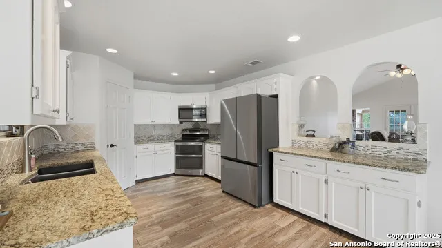 195 Cheyenne Kingsbury, TX 78638