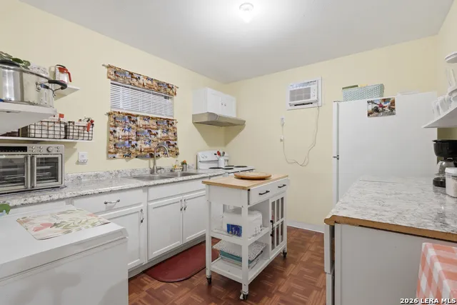 396 County Road 1100 Pearsall, TX 78061
