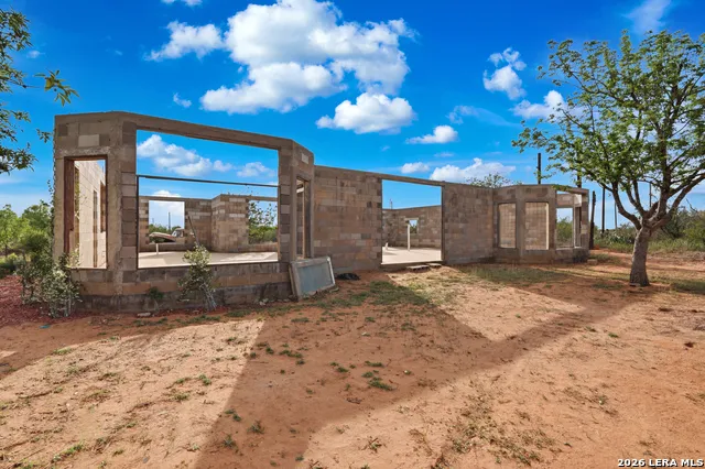 396 County Road 1100 Pearsall, TX 78061