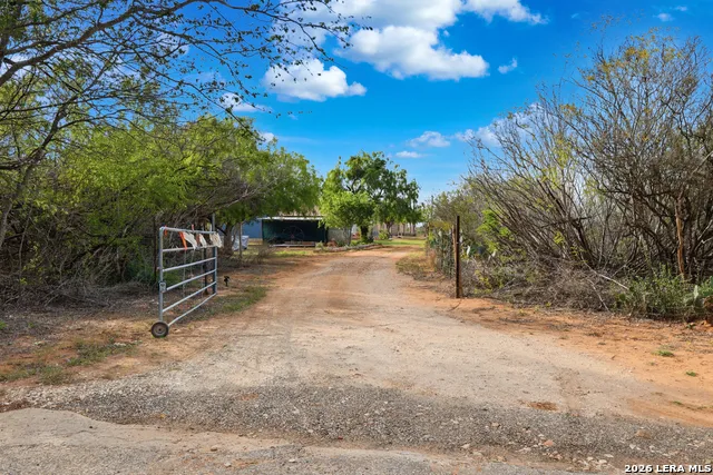396 County Road 1100 Pearsall, TX 78061