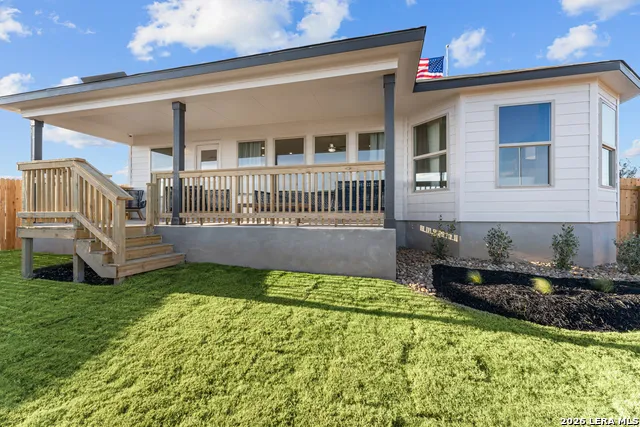 1016 Amber Lake Seguin, TX 78155