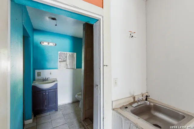 221 LEIGH ST San Antonio, TX 78210