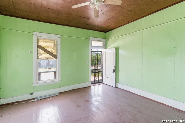 221 LEIGH ST San Antonio, TX 78210