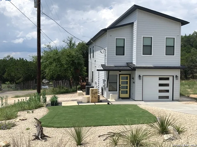 713 Firefly Dr Canyon Lake, TX 78133