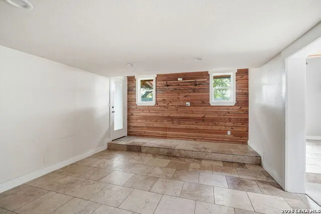 606 E AUSTIN ST Luling, TX 78648