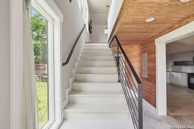 606 E AUSTIN ST Luling, TX 78648