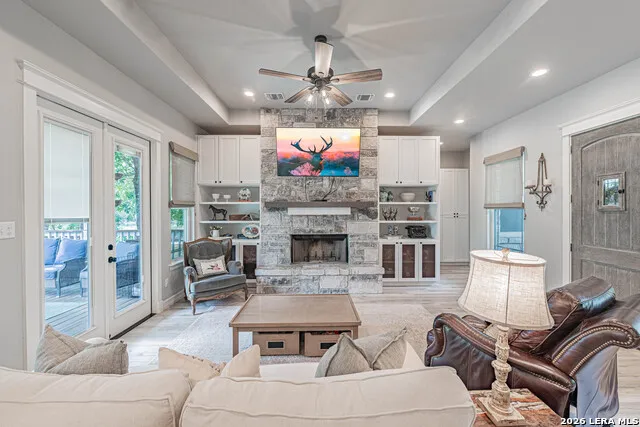 263 CIBOLO RIDGE DR La Vernia, TX 78121