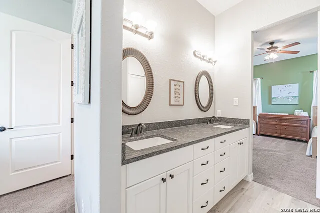 263 CIBOLO RIDGE DR La Vernia, TX 78121