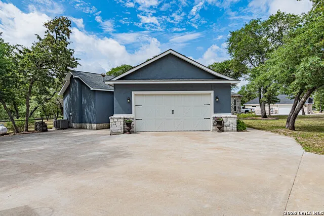 263 CIBOLO RIDGE DR La Vernia, TX 78121
