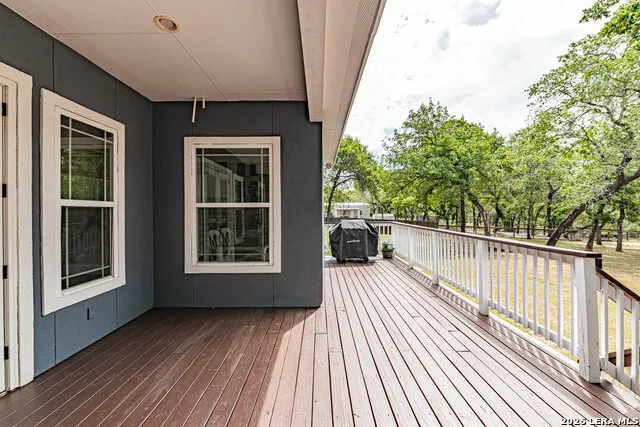 263 CIBOLO RIDGE DR La Vernia, TX 78121