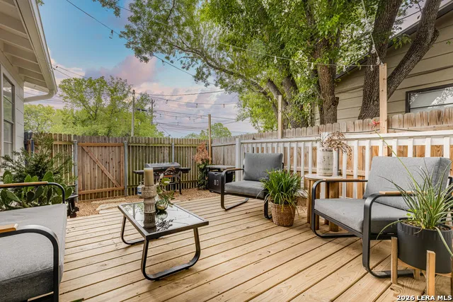 528 FREY ST Boerne, TX 78006