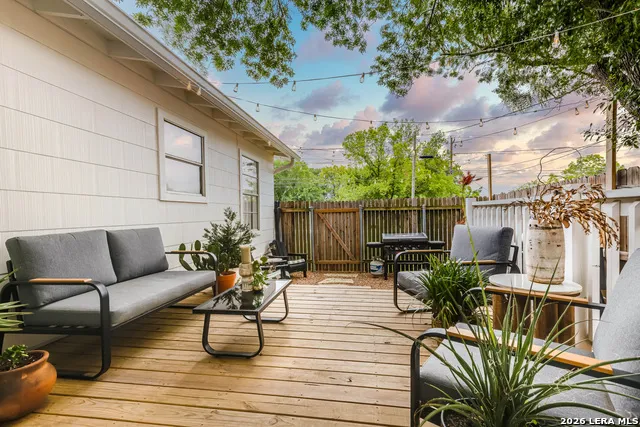 528 FREY ST Boerne, TX 78006