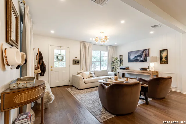 528 FREY ST Boerne, TX 78006