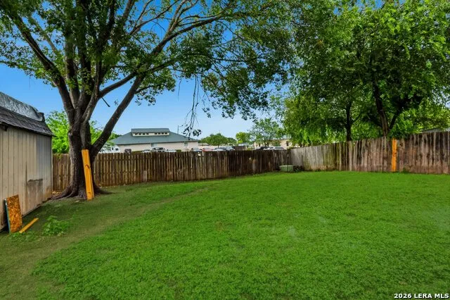 11302 FOREST SMT Live Oak, TX 78233