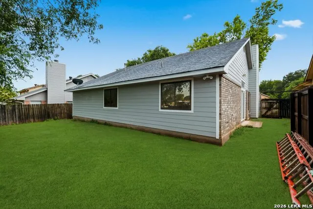 11302 FOREST SMT Live Oak, TX 78233