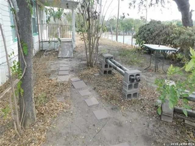 210 Colwell Street Pleasanton, TX 78064