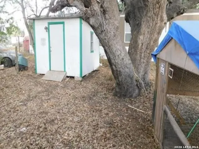 210 Colwell Street Pleasanton, TX 78064