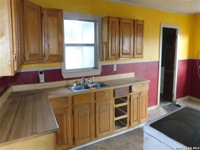 210 Colwell Street Pleasanton, TX 78064
