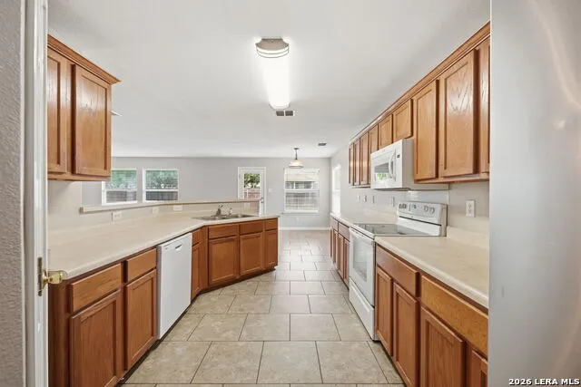 423 DONALAN DR Converse, TX 78109