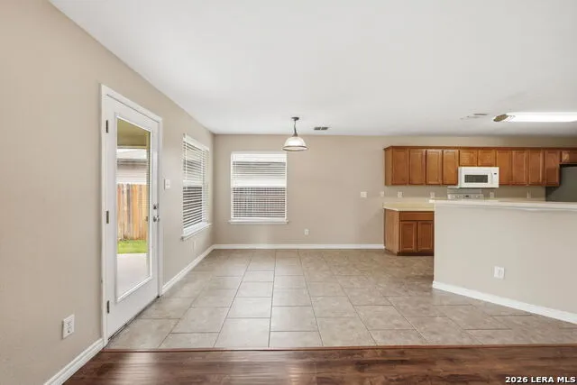 423 DONALAN DR Converse, TX 78109