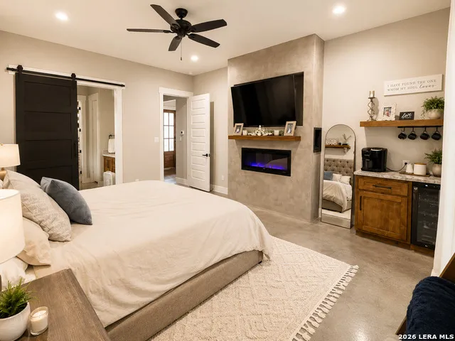 1805 San Jacinto Castroville, TX 78009