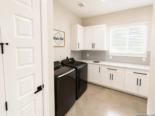 1805 San Jacinto Castroville, TX 78009
