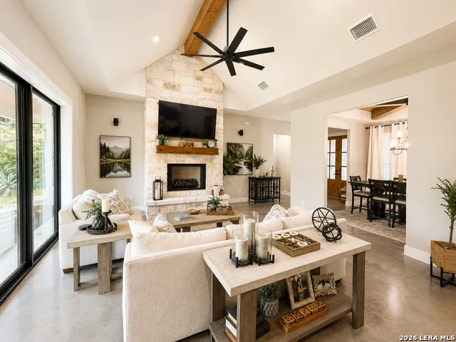 1805 San Jacinto Castroville, TX 78009